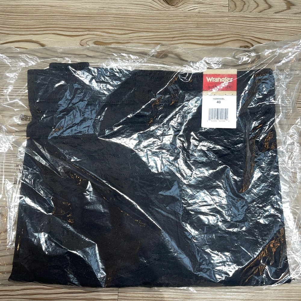 Wrangler Authentics Men’s Performance Comfort Flex Cargo Shorts